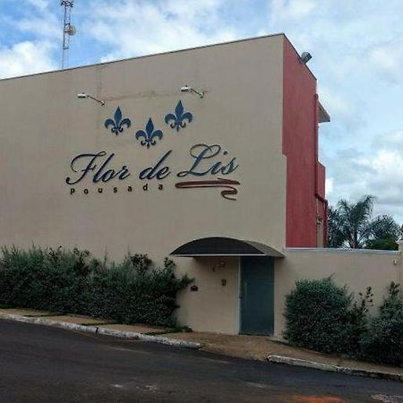 Pousada Flor De Lis Olimpia Exterior photo
